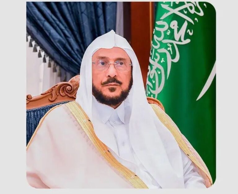 Minister of Islamic Affairs Announces Global Efforts for Islamic Solidarity and Moderation at 9th Makkah Conference